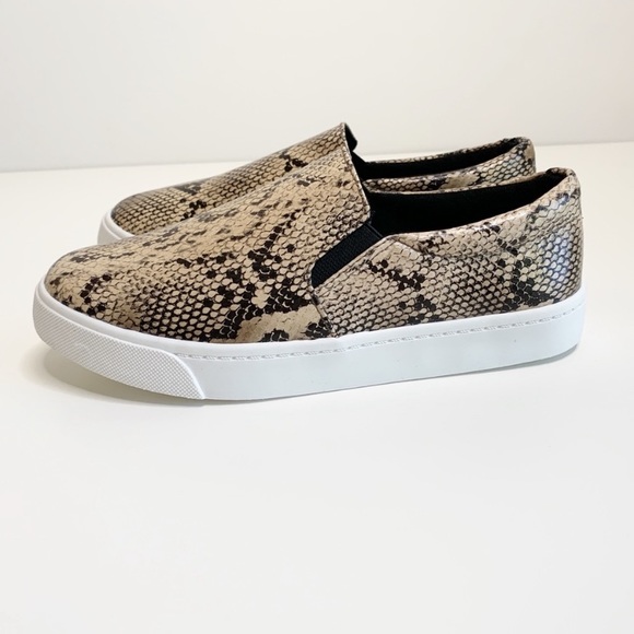 New Soda 6.5 Snake Sneaker - Picture 2 of 3